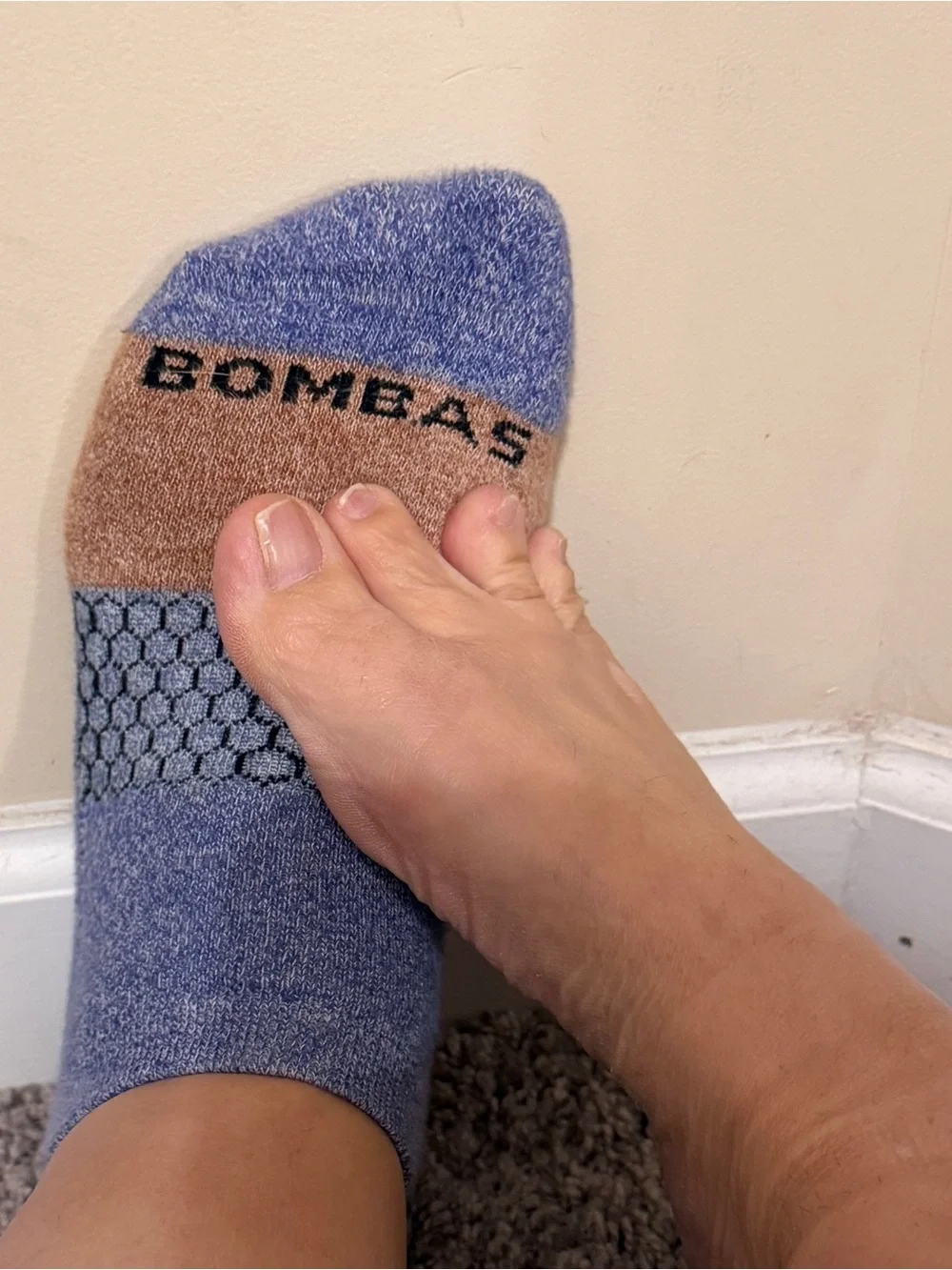 Bombas Low-Cut Athletic Socks in Blue and Brown Accent Women’s worn Size L